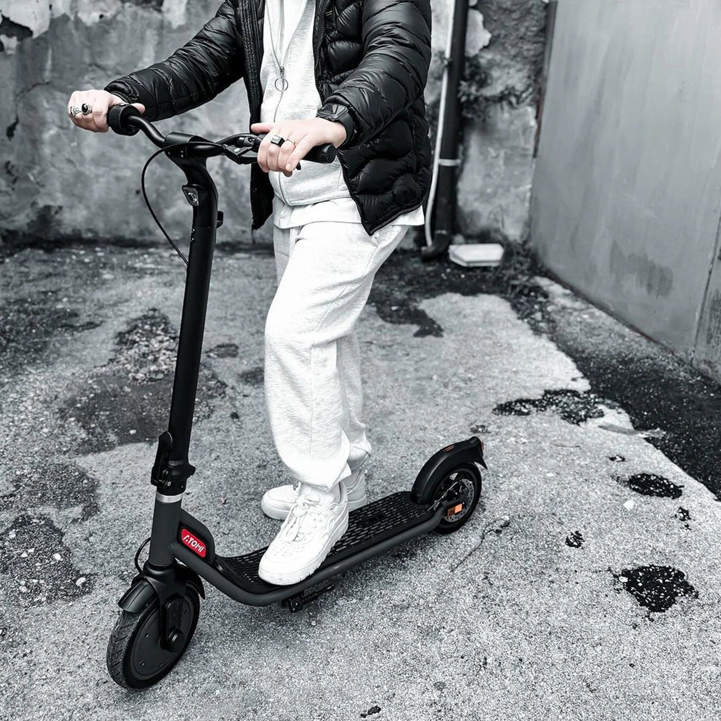 Atomi E20 - Elsparkcykel - Wheelyshop