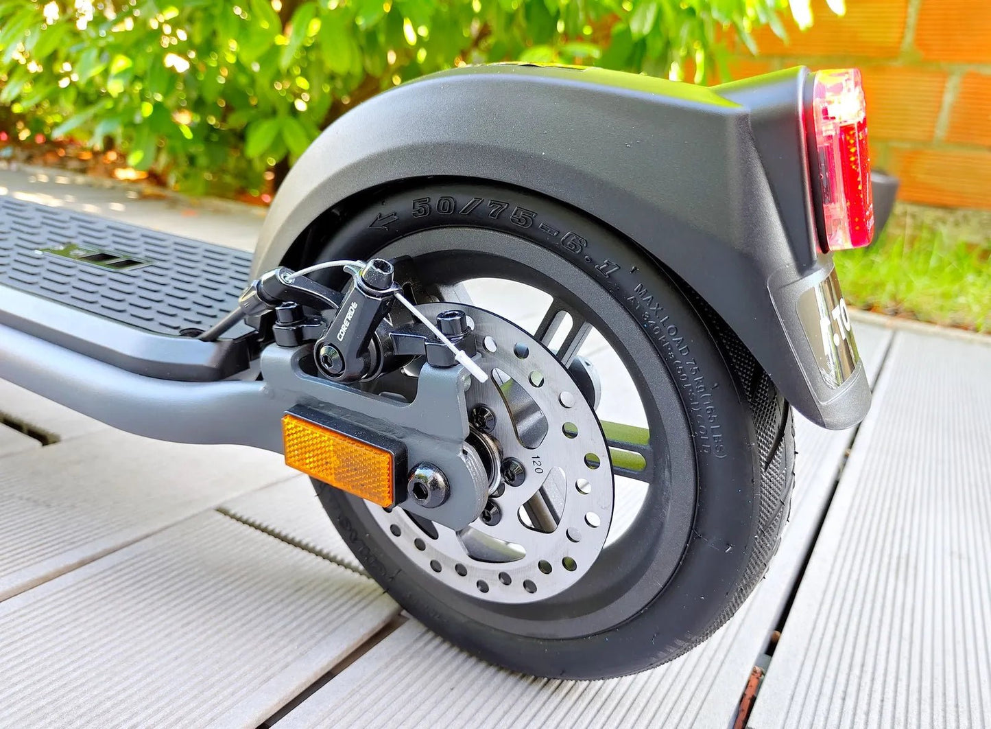 Atomi E20 - Elsparkcykel - Wheelyshop